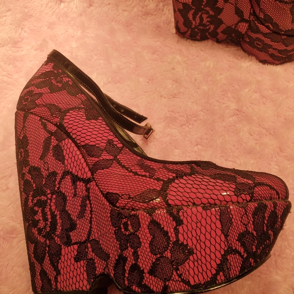Aldo pink with black lace shoes - Picture 2 of 4